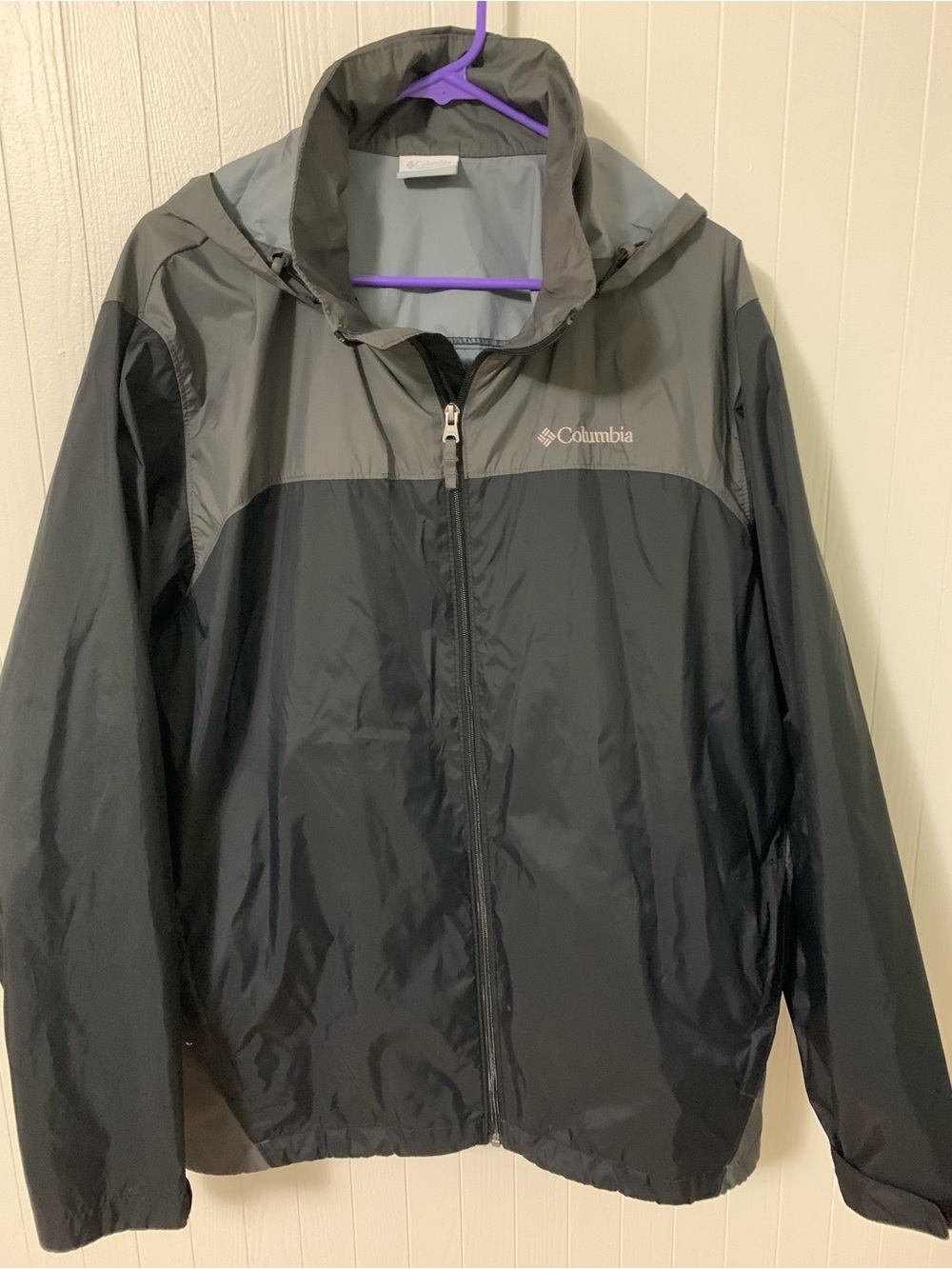 Columbia Black and Gray Lightweight Hooded Shell Jacket